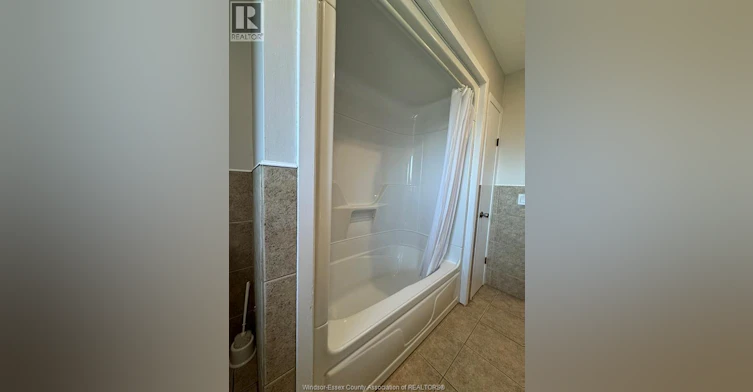1860 Service Road, Kingsville, ON, N0P 2G0 - 13