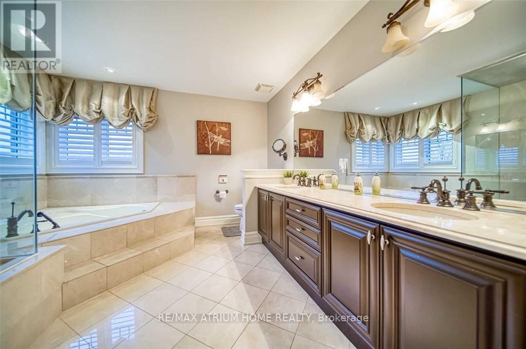 18 Soleil Boulevard, Aurora, ON, L4G 0H4 - 18