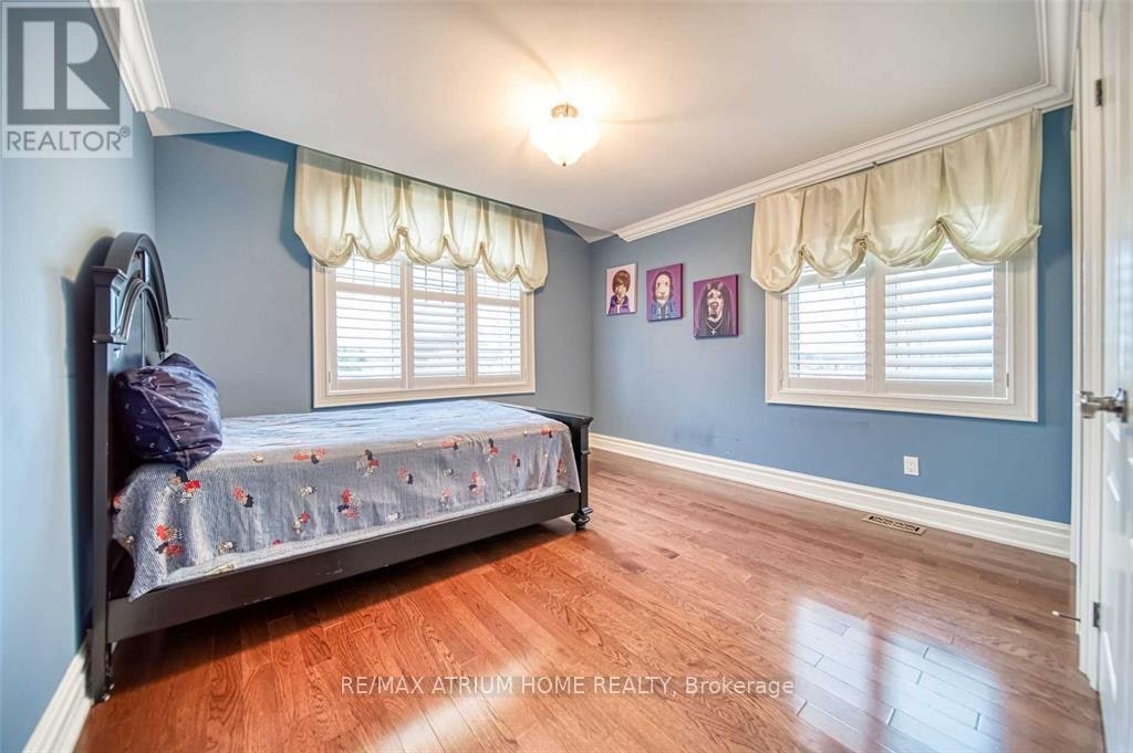 18 Soleil Boulevard, Aurora, ON, L4G 0H4 - 12