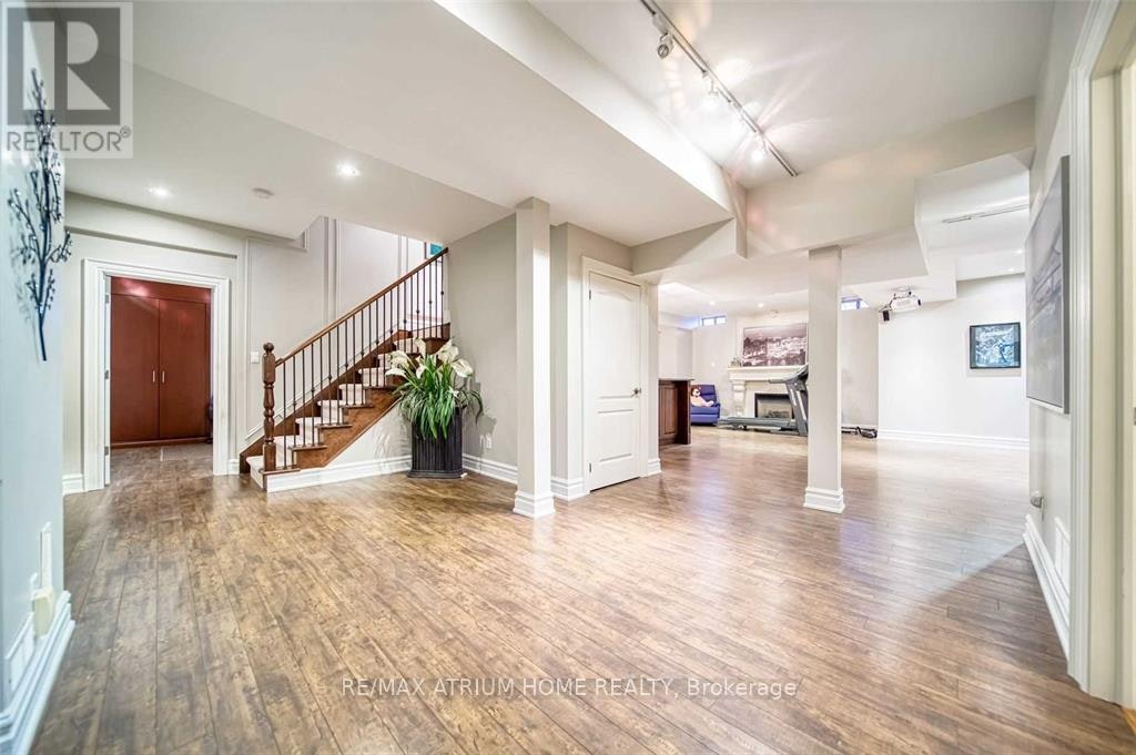 18 Soleil Boulevard, Aurora, ON, L4G 0H4 - 10
