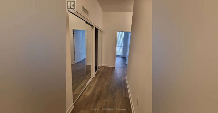 512-10 Honeycrisp Crescent, Vaughan, ON, L4K 0M7 - 5