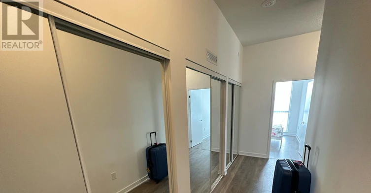 512-10 Honeycrisp Crescent, Vaughan, ON, L4K 0M7 - 32