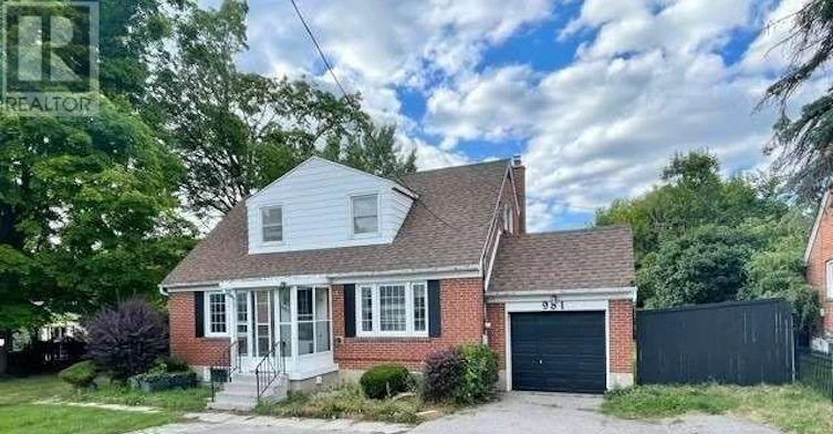BSMNT-981 Davis Drive, Newmarket, ON, L3Y 2R7