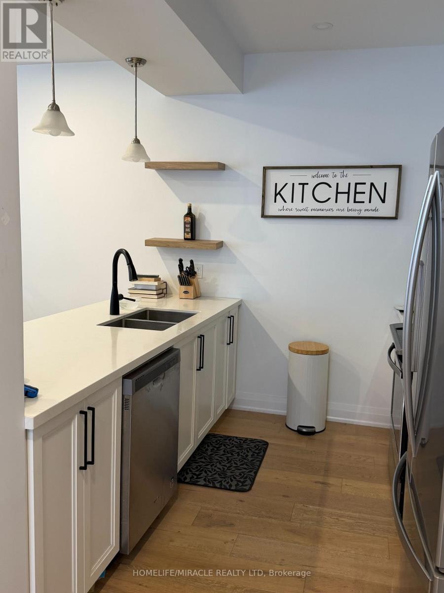 2 Stonehart Lane, Barrie, ON, L4M 7E8 - 3
