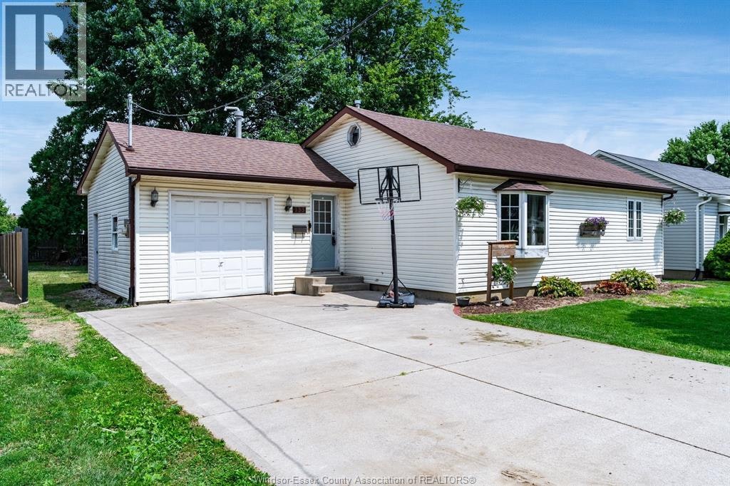 133 Maidstone Avenue East, Essex, ON, N8M 2J6