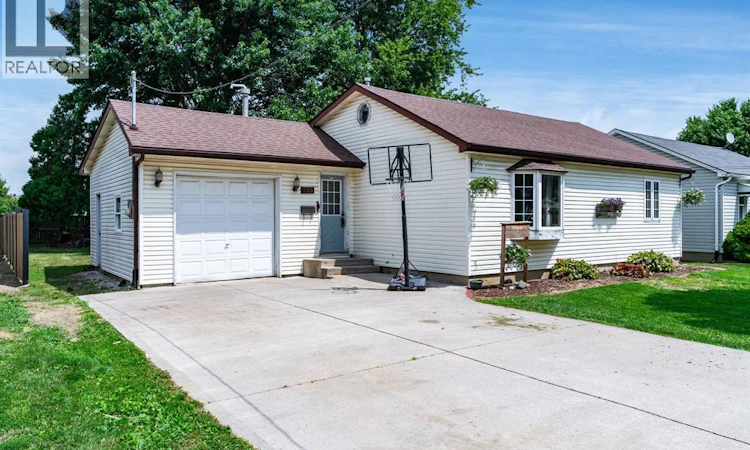 133 Maidstone Avenue East