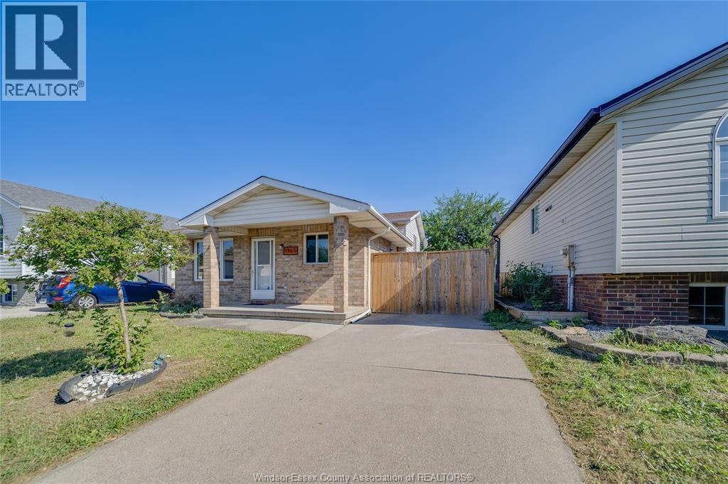 1465 Foster Avenue, Windsor, ON, N8W 5P8 - 2