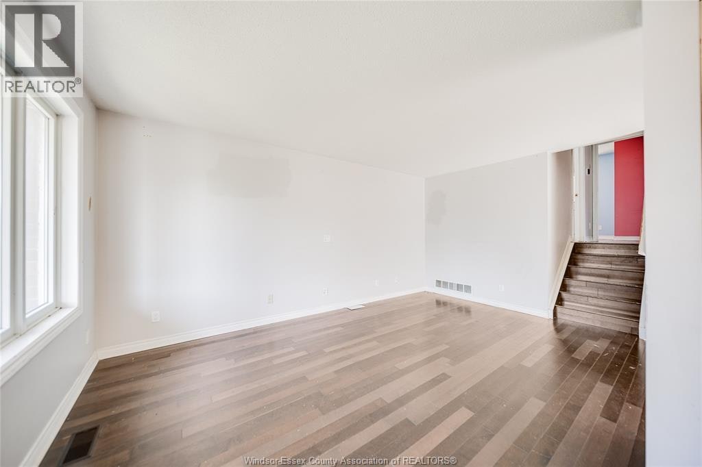 1465 Foster Avenue, Windsor, ON, N8W 5P8 - 4