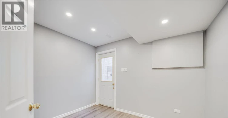 1465 Foster Avenue, Windsor, ON, N8W 5P8 - 15