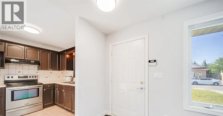 1465 Foster Avenue, Windsor, ON, N8W 5P8 - 6