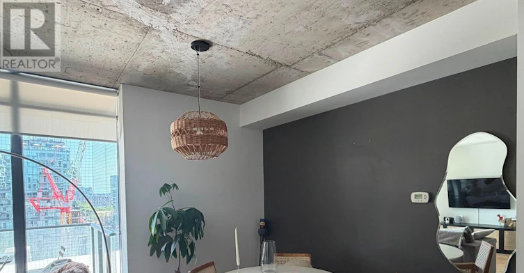 818-95 Bathurst Street, Toronto, ON, M5V 0S7 - 2