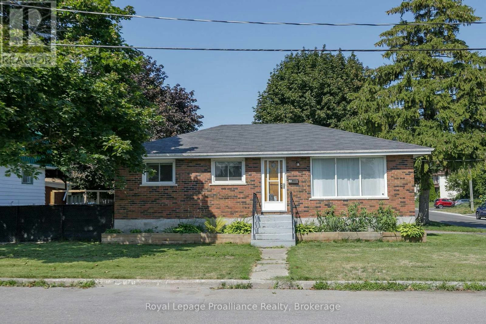 26 James Street, Quinte West, ON, K8V 2W9