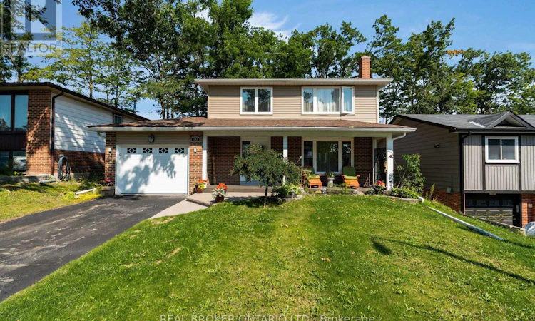 40 Farmingdale Crescent