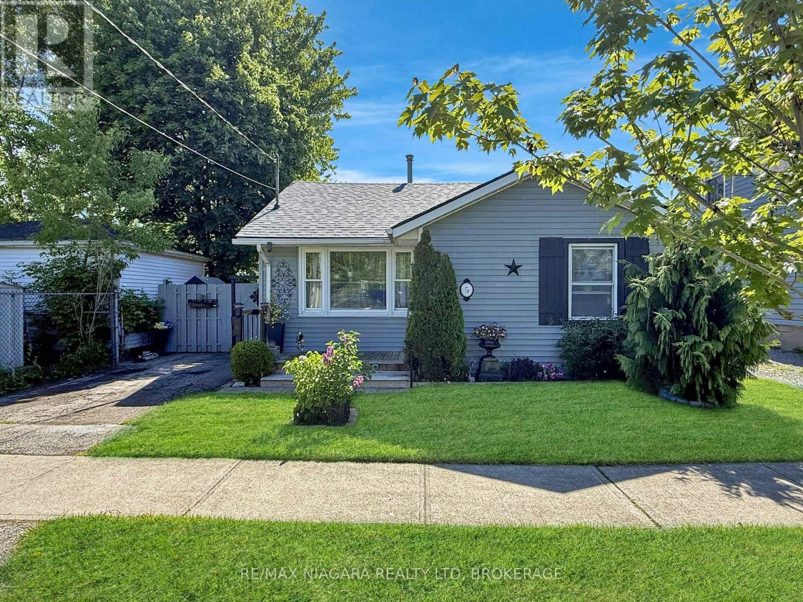 5 Aberdeen Court, Fort Erie, ON, L2A 3Y7