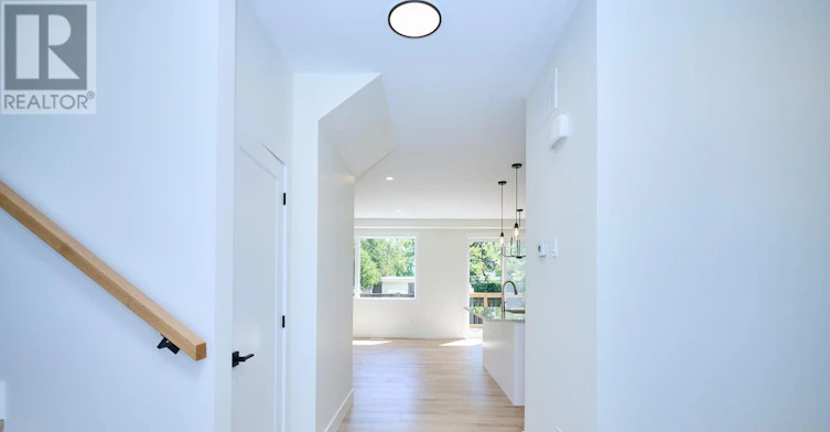 UPPER UNIT-4650 Belfast Avenue, Niagara Falls, ON, L2E 4G3 - 2