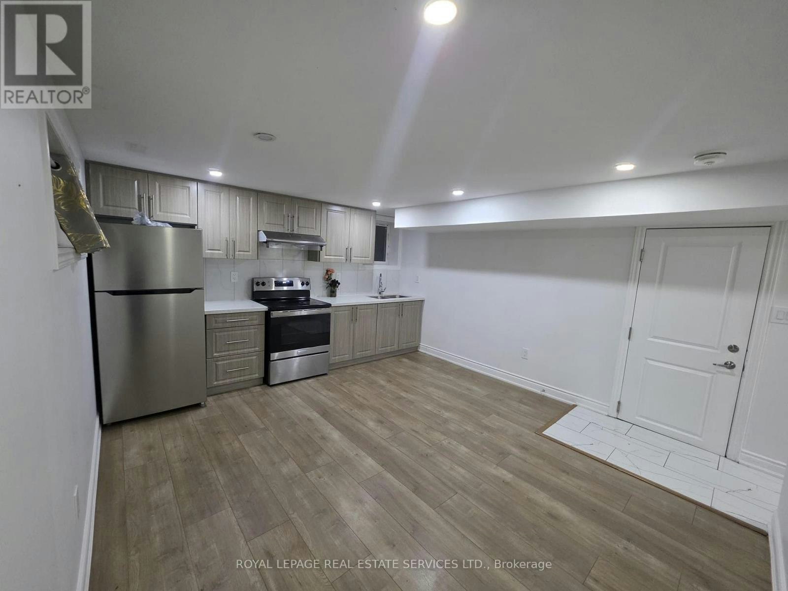 BASEMENT-4264 Brandon Gate Drive, Mississauga, ON, L4T 3K4 - 6