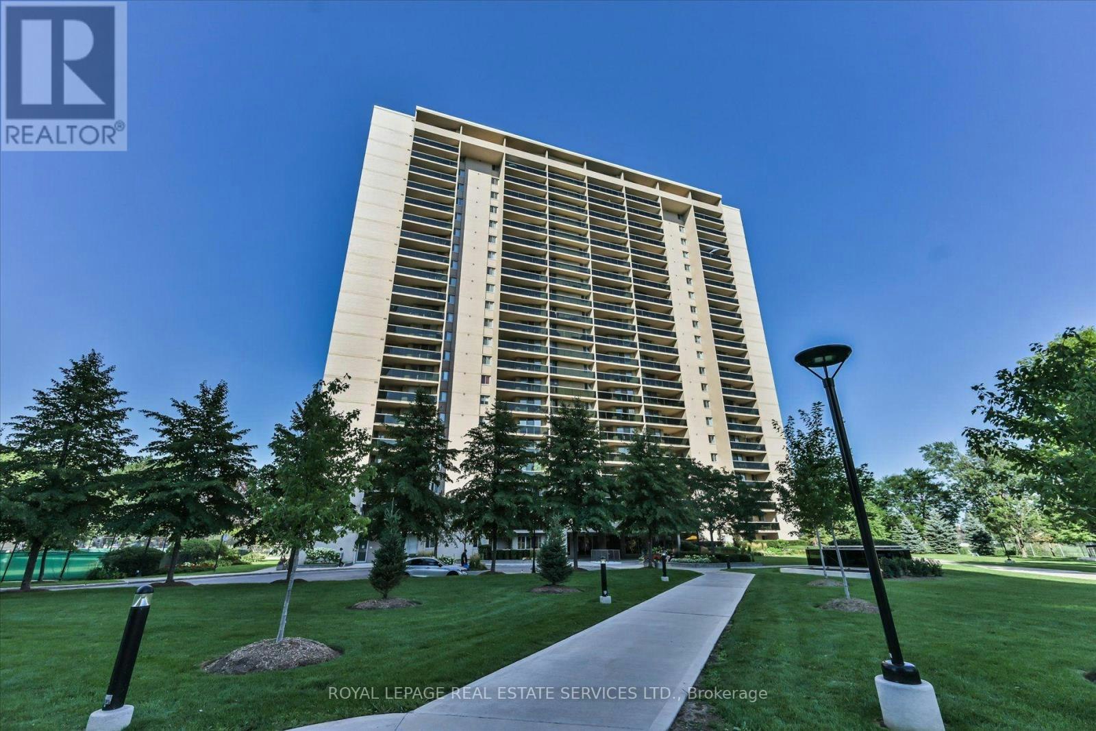 309-812 Burnhamthorpe Road, Toronto, ON, M9C 4W1