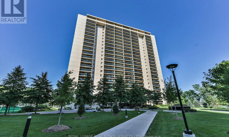 309-812 Burnhamthorpe Road