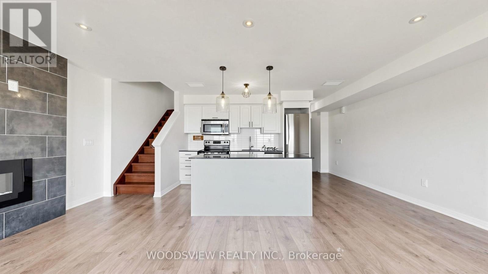 9-185 William Duncan Road, Toronto, ON, M3K 0B7 - 2