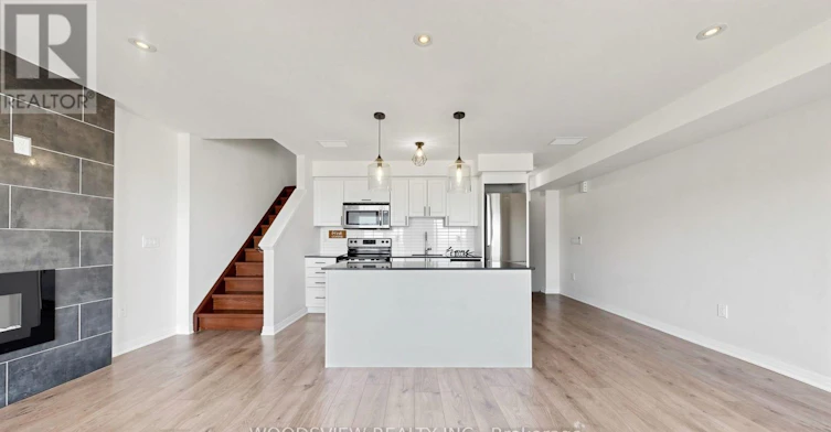 9-185 William Duncan Road, Toronto, ON, M3K 0B7 - 2