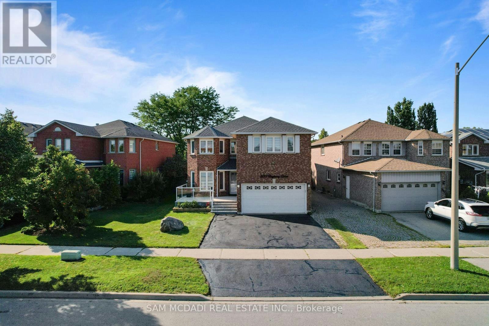 3071 Bayberry Drive, Mississauga, ON, L5N 6P1