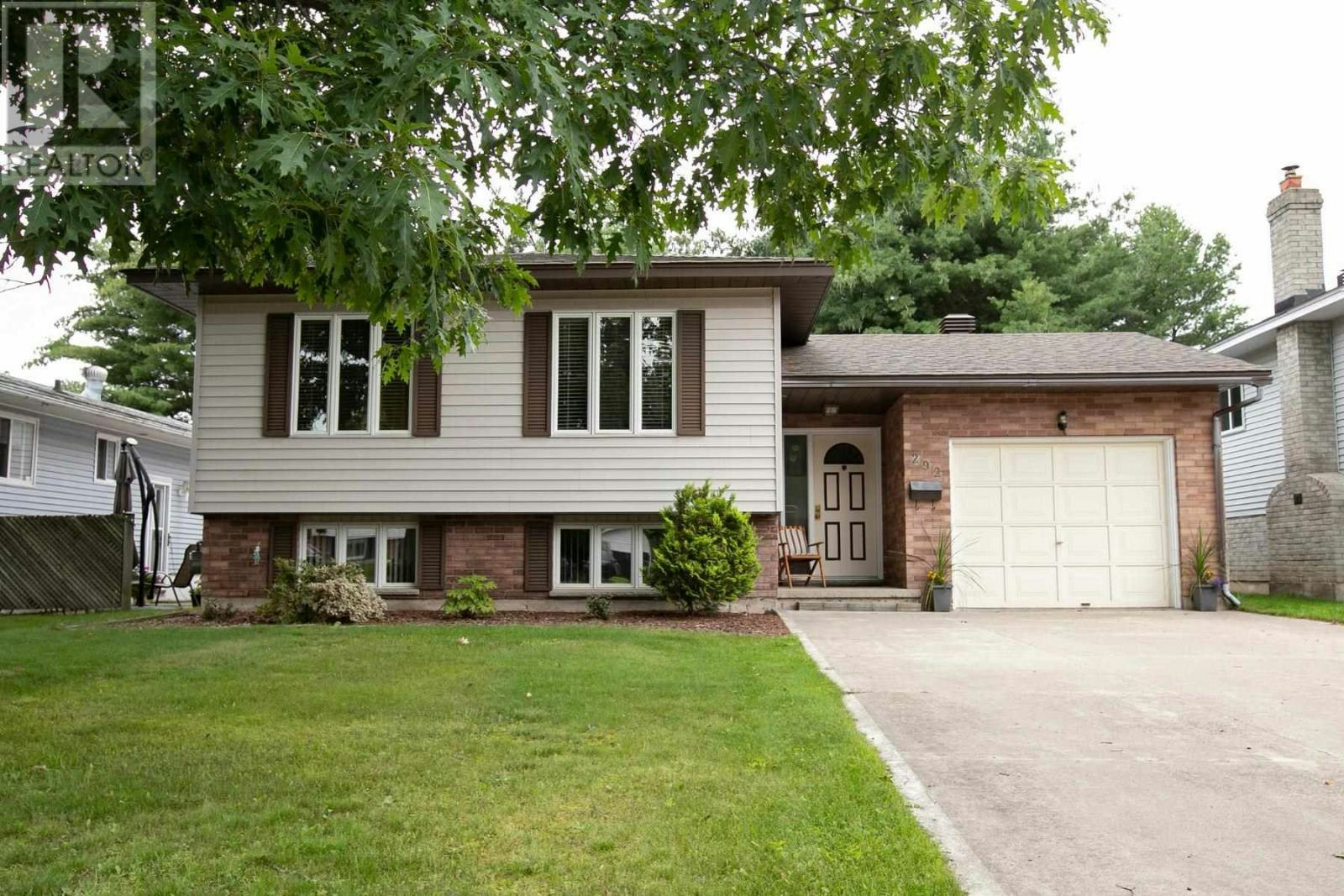 292 Parkland Crescent, Sault Ste. Marie, ON, P6A 6R3