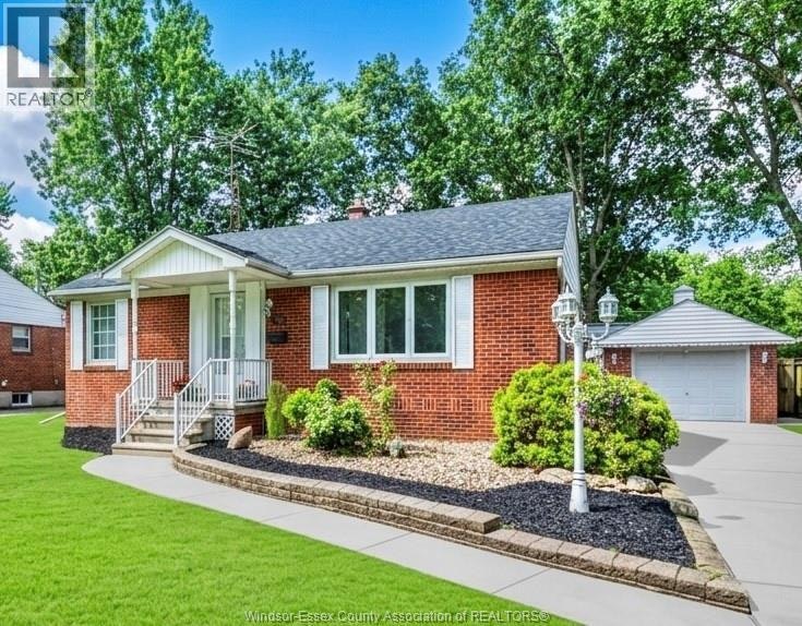 3365 Curry Avenue, Windsor, ON, N9E 2T4