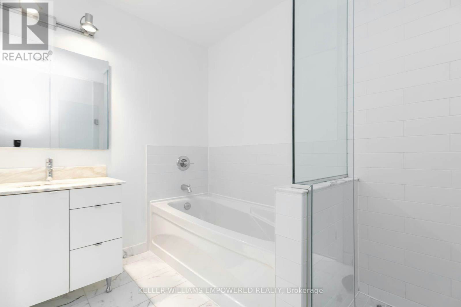 3603-33 Lombard Street, Toronto, ON, M5C 3H8 - 17