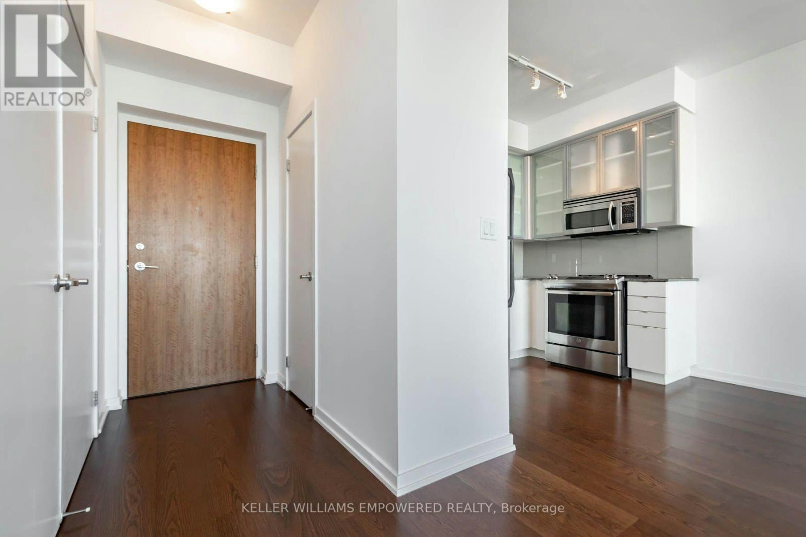 3603-33 Lombard Street, Toronto, ON, M5C 3H8 - 3