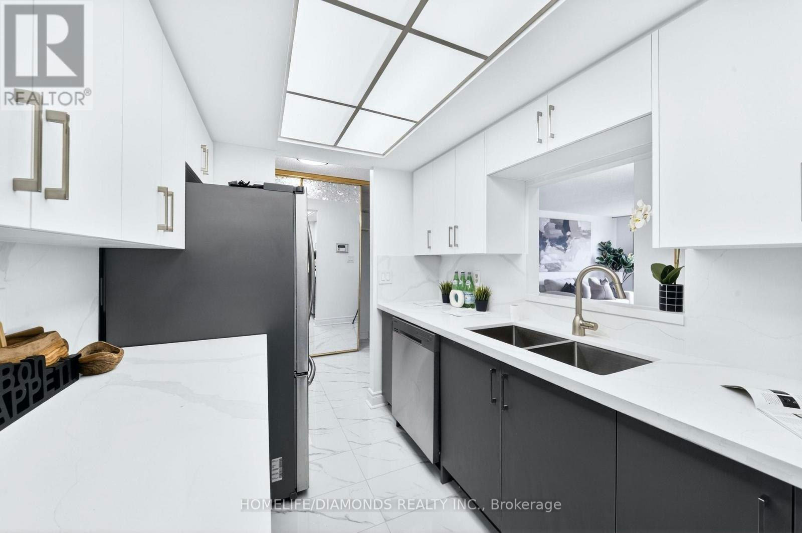 2002-5 Concorde Place, Toronto, ON, M3C 3M8 - 8