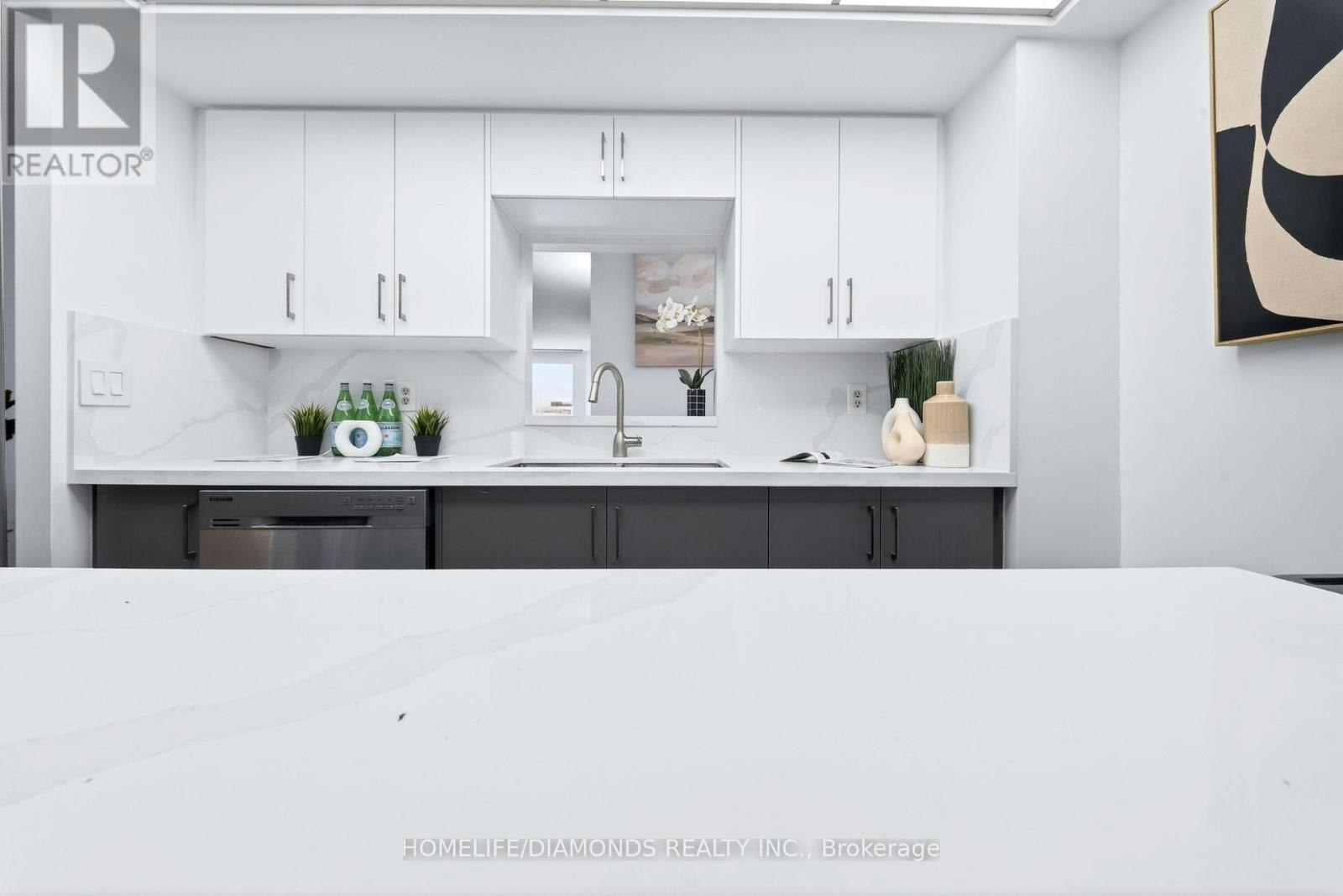 2002-5 Concorde Place, Toronto, ON, M3C 3M8 - 4
