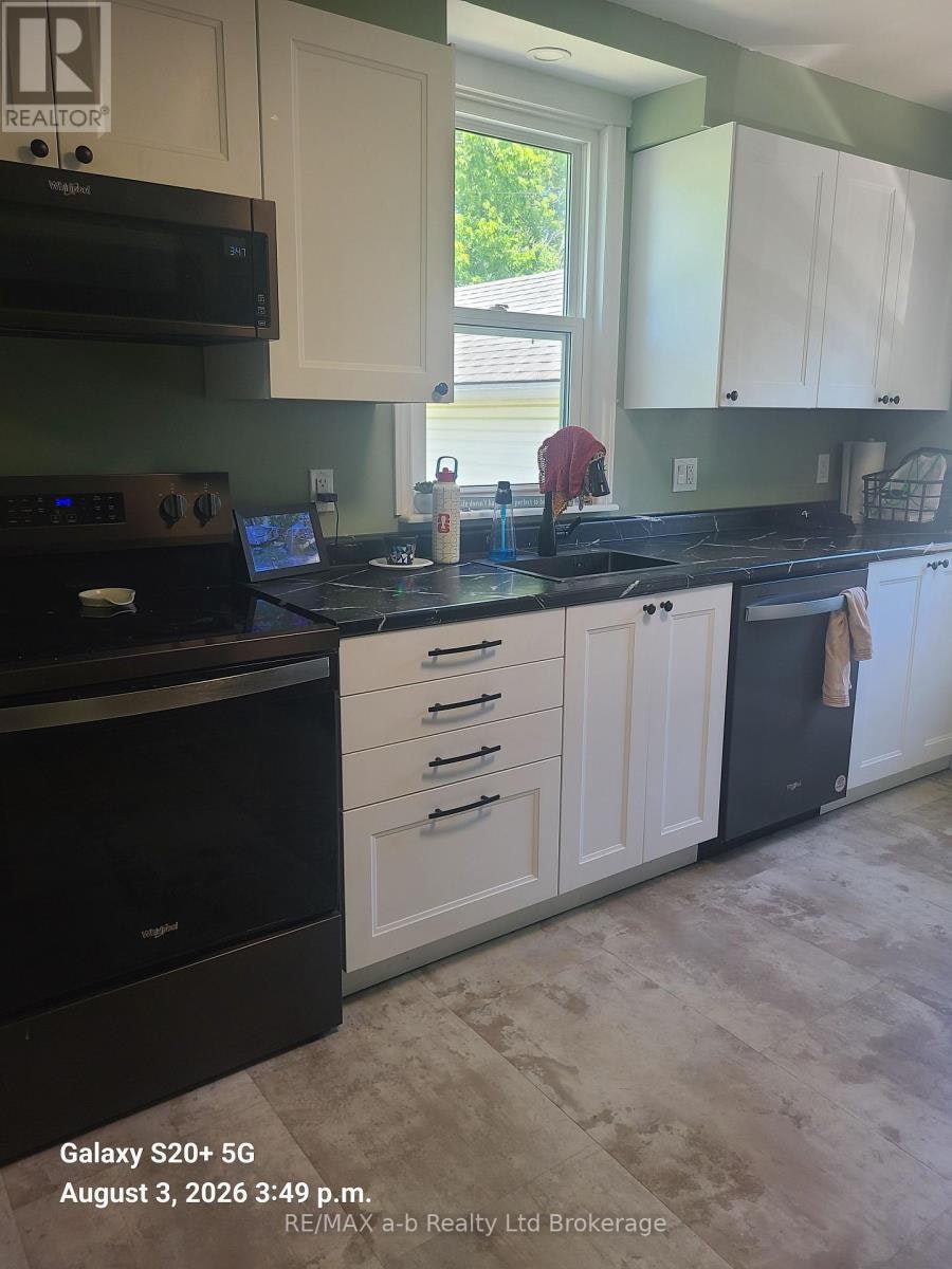 75 South Street, Woodstock, ON, N4S 3L3 - 5