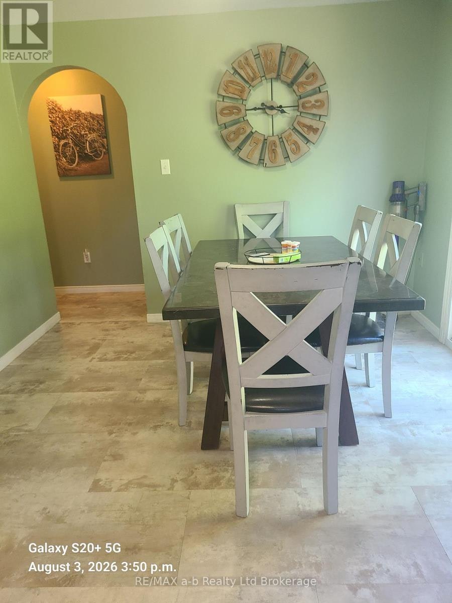 75 South Street, Woodstock, ON, N4S 3L3 - 8