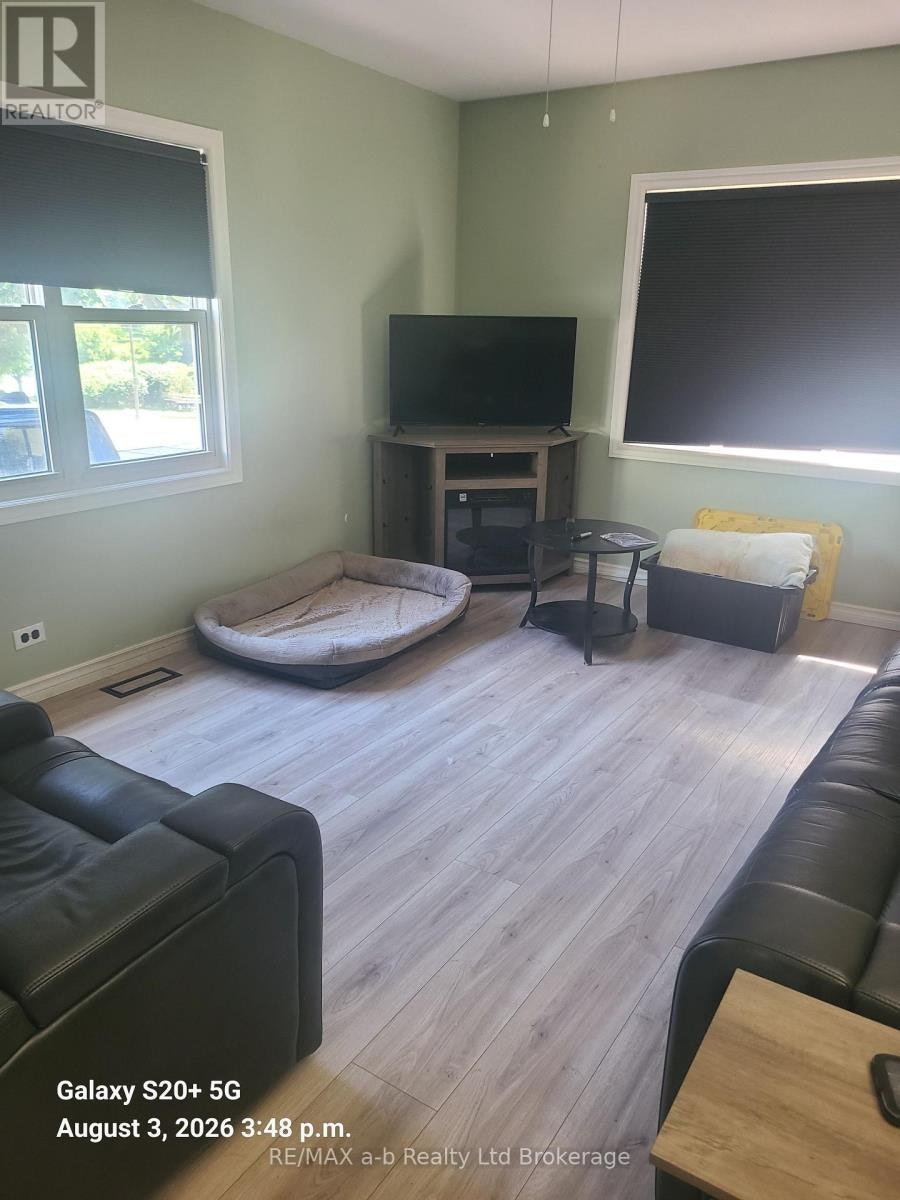 75 South Street, Woodstock, ON, N4S 3L3 - 3