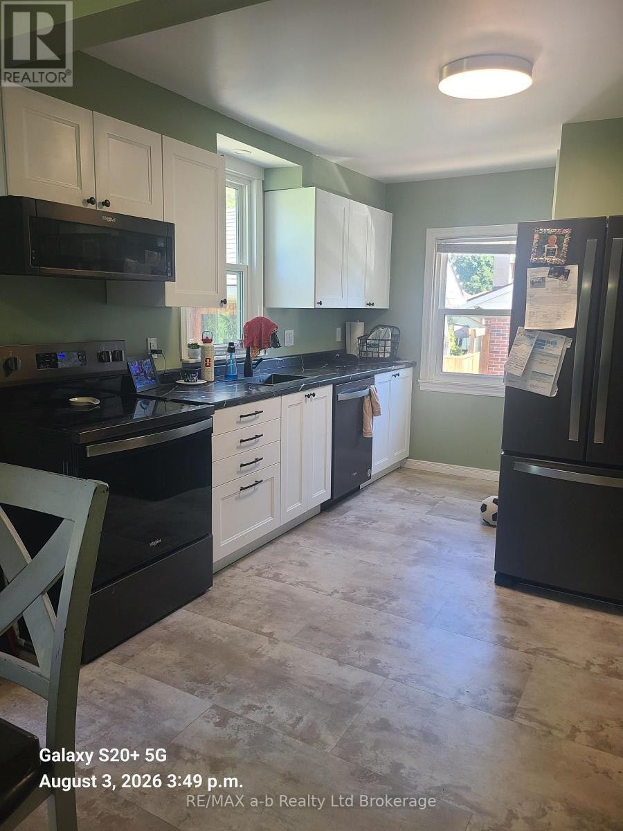 75 South Street, Woodstock, ON, N4S 3L3 - 6