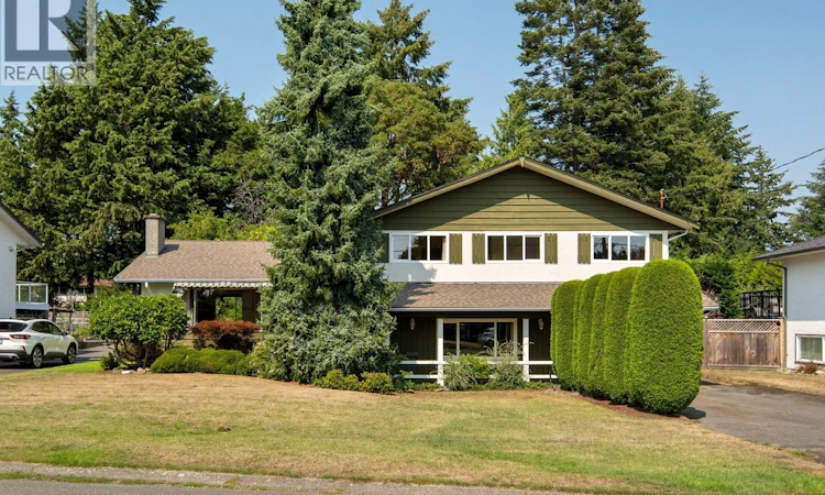 2045 San Rafael Crescent