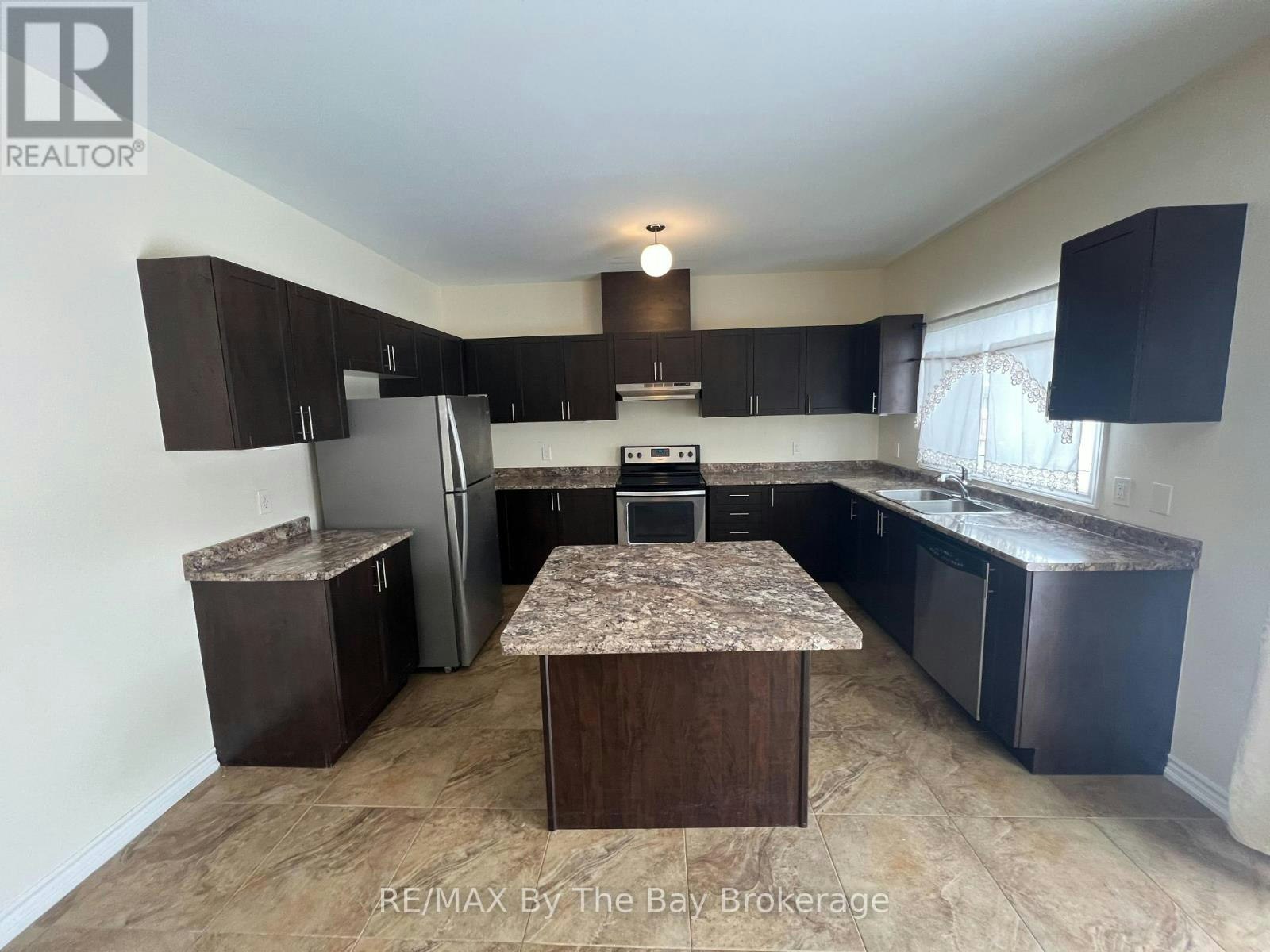 152 Allegra Drive, Wasaga Beach, ON, L9Z 1P0 - 4