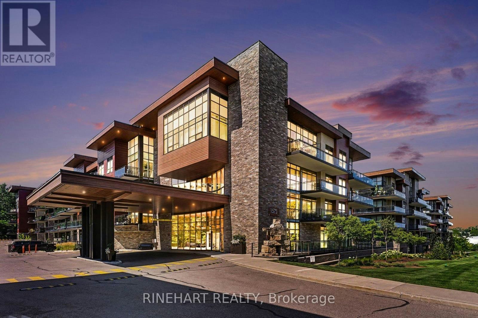 352-1575 Lakeshore Road W, Mississauga, ON, L5J 0B1