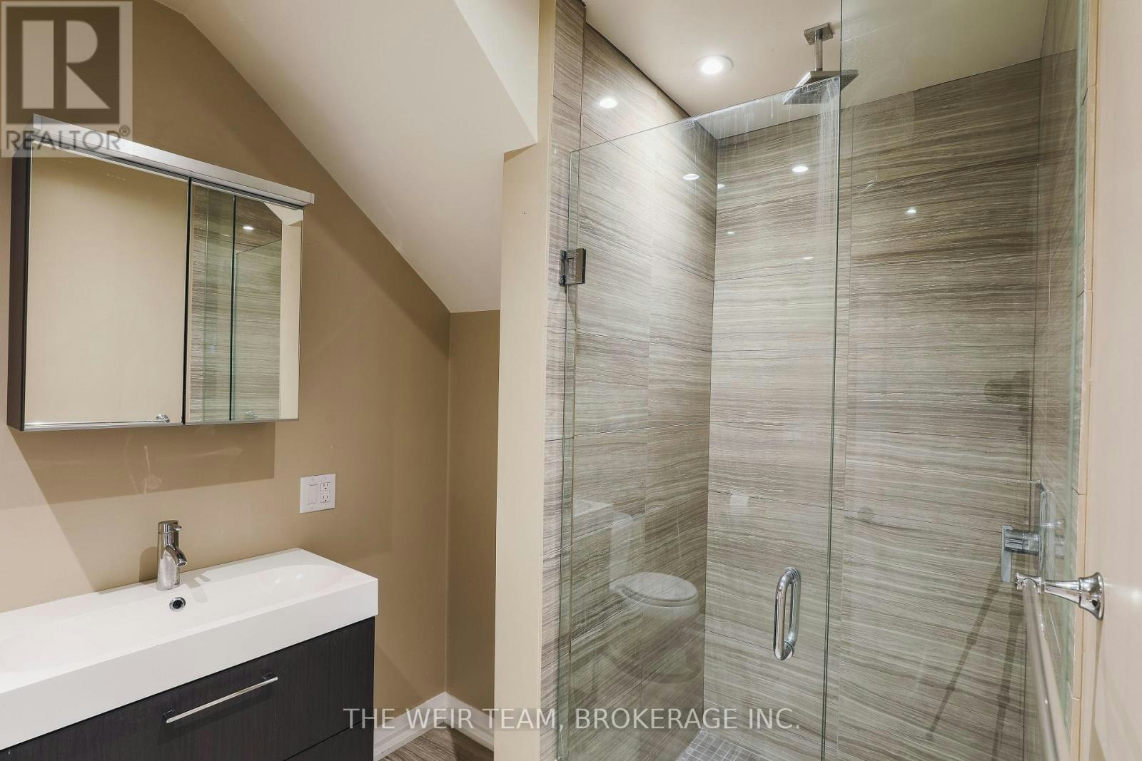 MAIN-672 Broadview Avenue, Toronto, ON, M4K 2P1 - 16