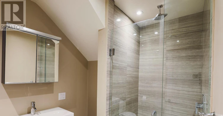 MAIN-672 Broadview Avenue, Toronto, ON, M4K 2P1 - 16