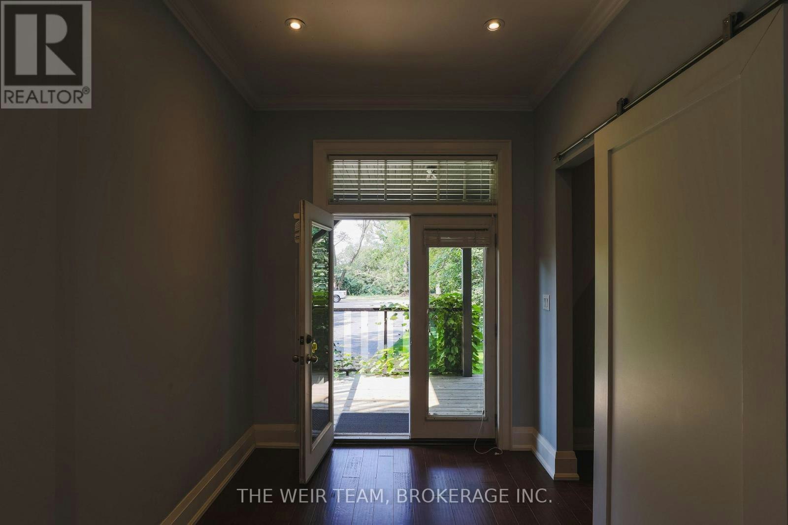 MAIN-672 Broadview Avenue, Toronto, ON, M4K 2P1 - 14