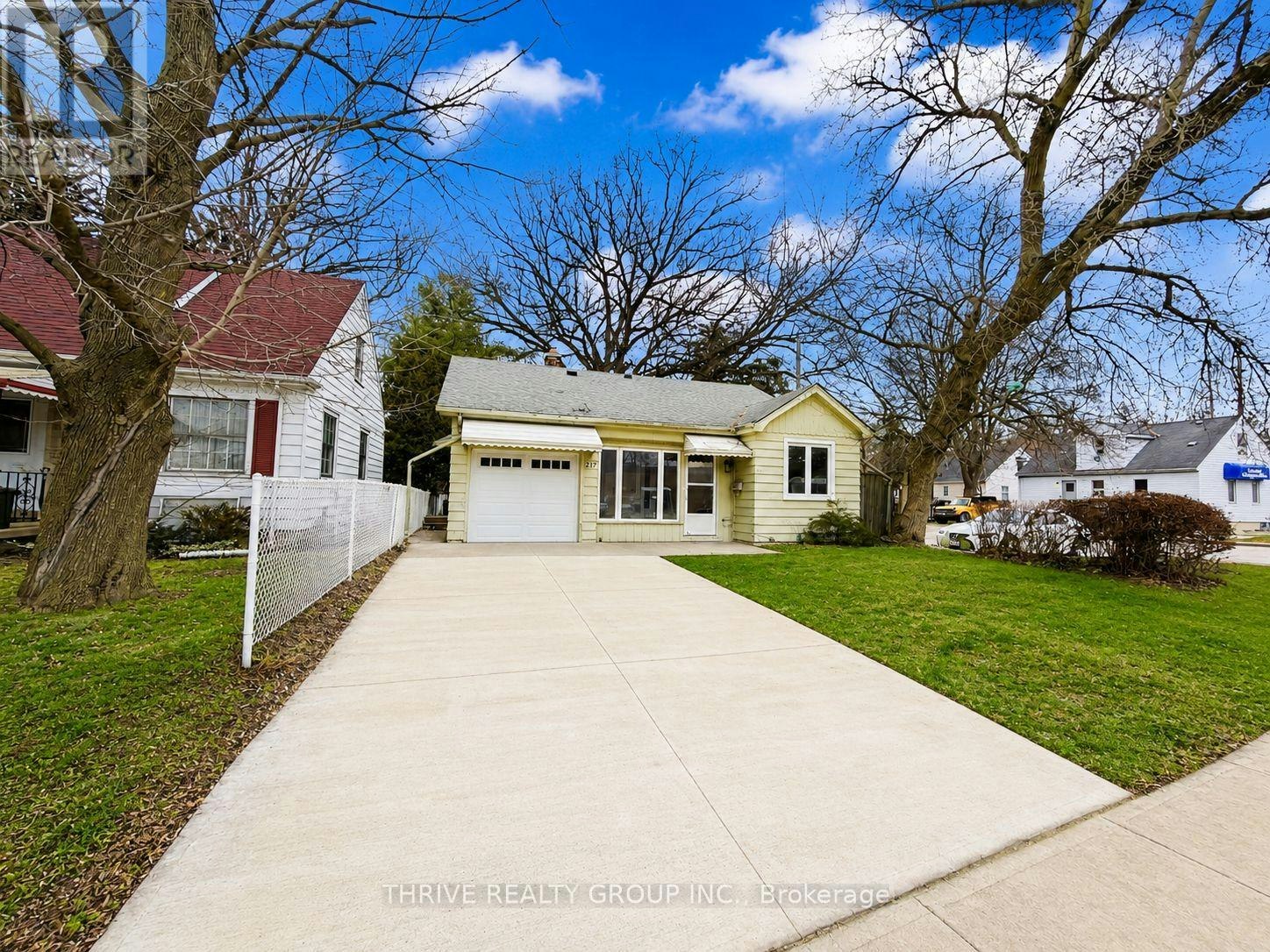 LOWER-217 Platts Lane, London, ON, N6H 2H5