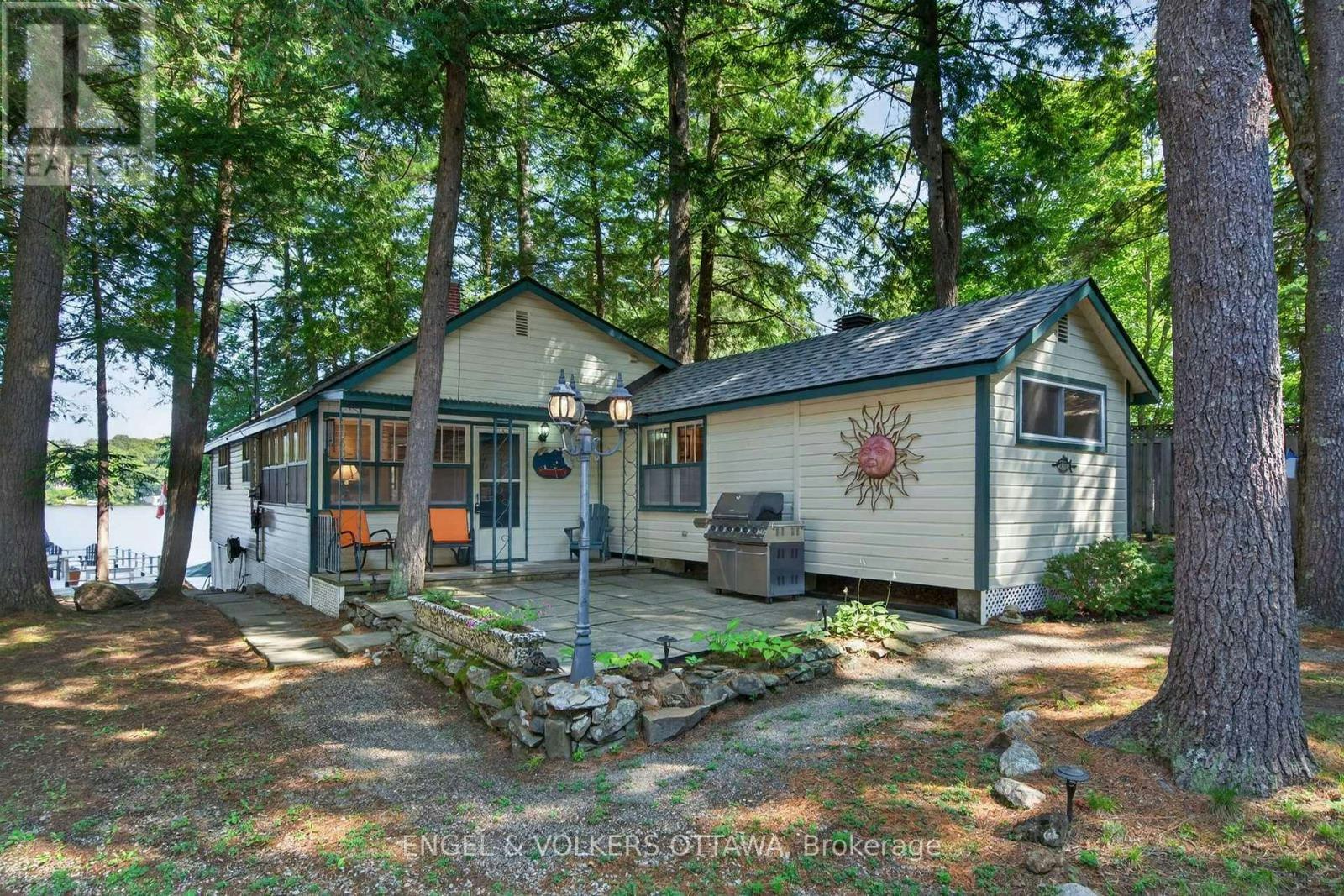 942 Dunn Rovin Lane, Leeds and the Thousand Islands, ON, K0E 1B0