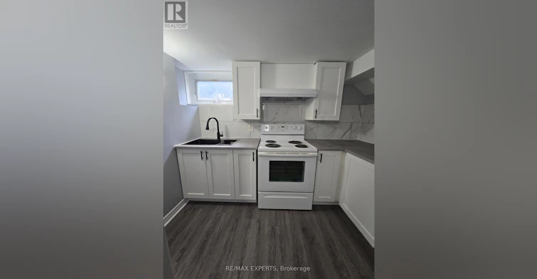 106 Sheldon Avenue, Newmarket, ON, L3Y 2L4