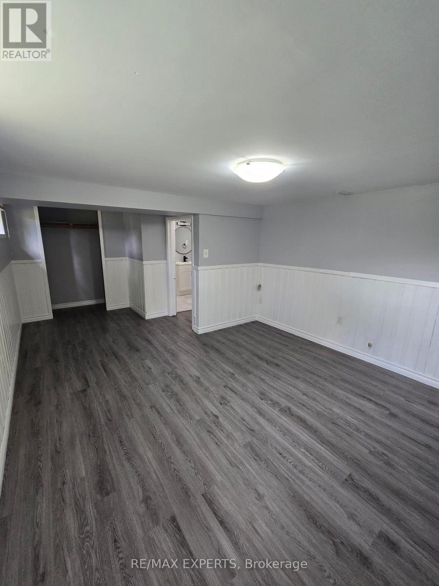 106 Sheldon Avenue, Newmarket, ON, L3Y 2L4 - 4