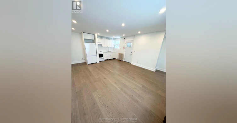 4-237 Lakeshore Road E, Mississauga, ON, L5G 1G8 - 5