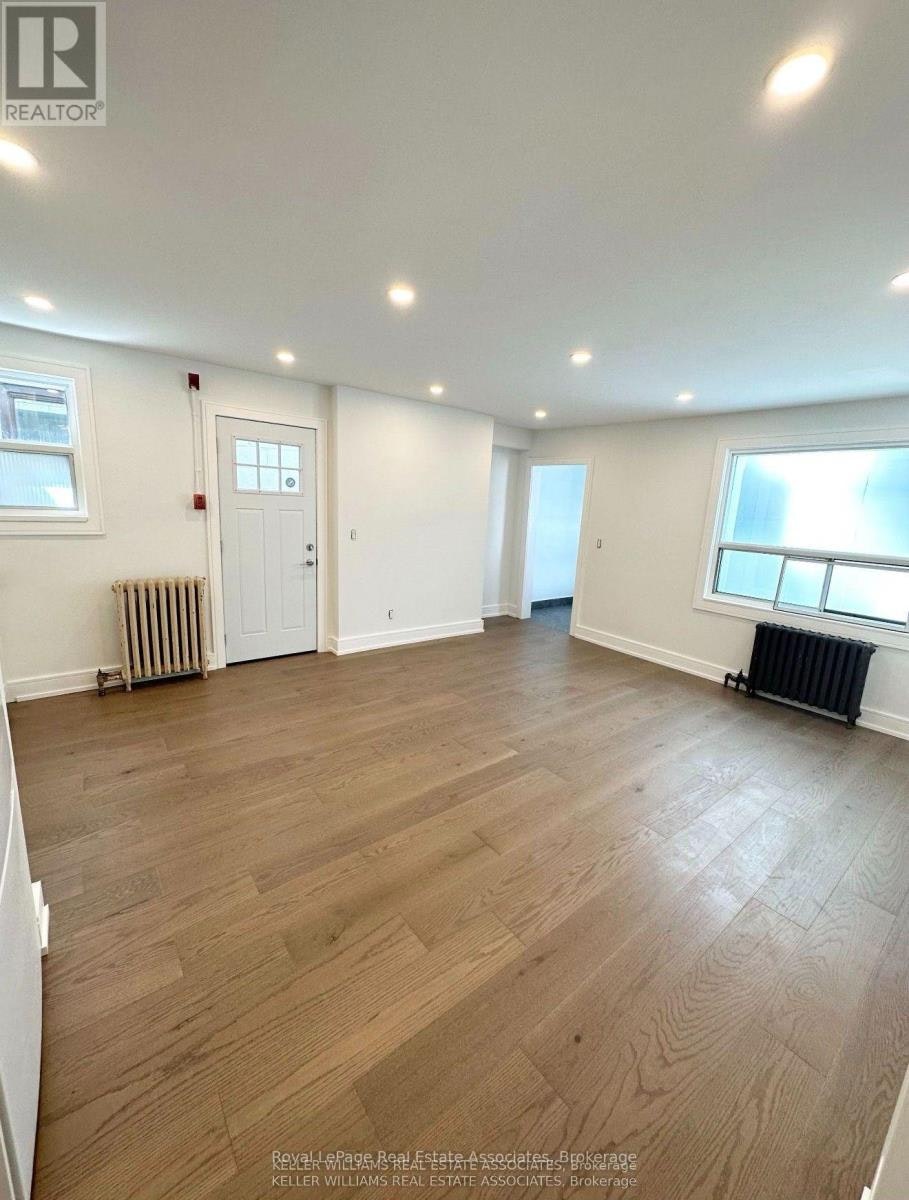 4-237 Lakeshore Road E, Mississauga, ON, L5G 1G8 - 4
