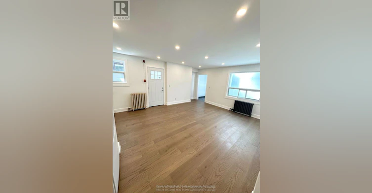 4-237 Lakeshore Road E, Mississauga, ON, L5G 1G8 - 4