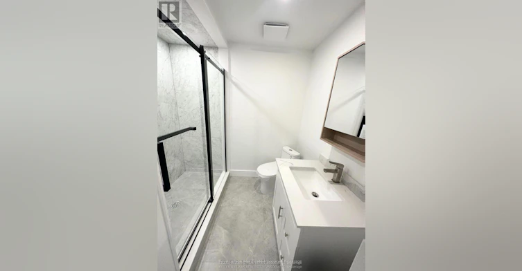 4-237 Lakeshore Road E, Mississauga, ON, L5G 1G8 - 3