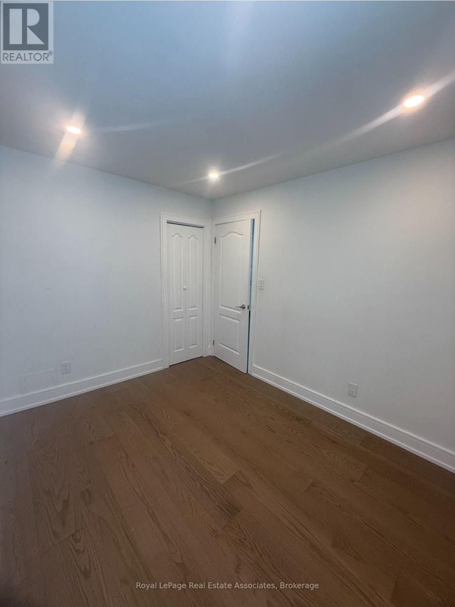4-237 Lakeshore Road E, Mississauga, ON, L5G 1G8 - 6